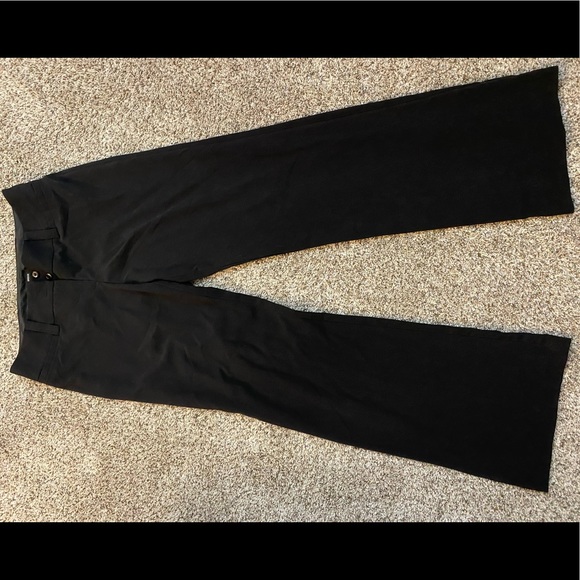 Black dress pants. Gently used. Size 7 - Picture 1 of 1